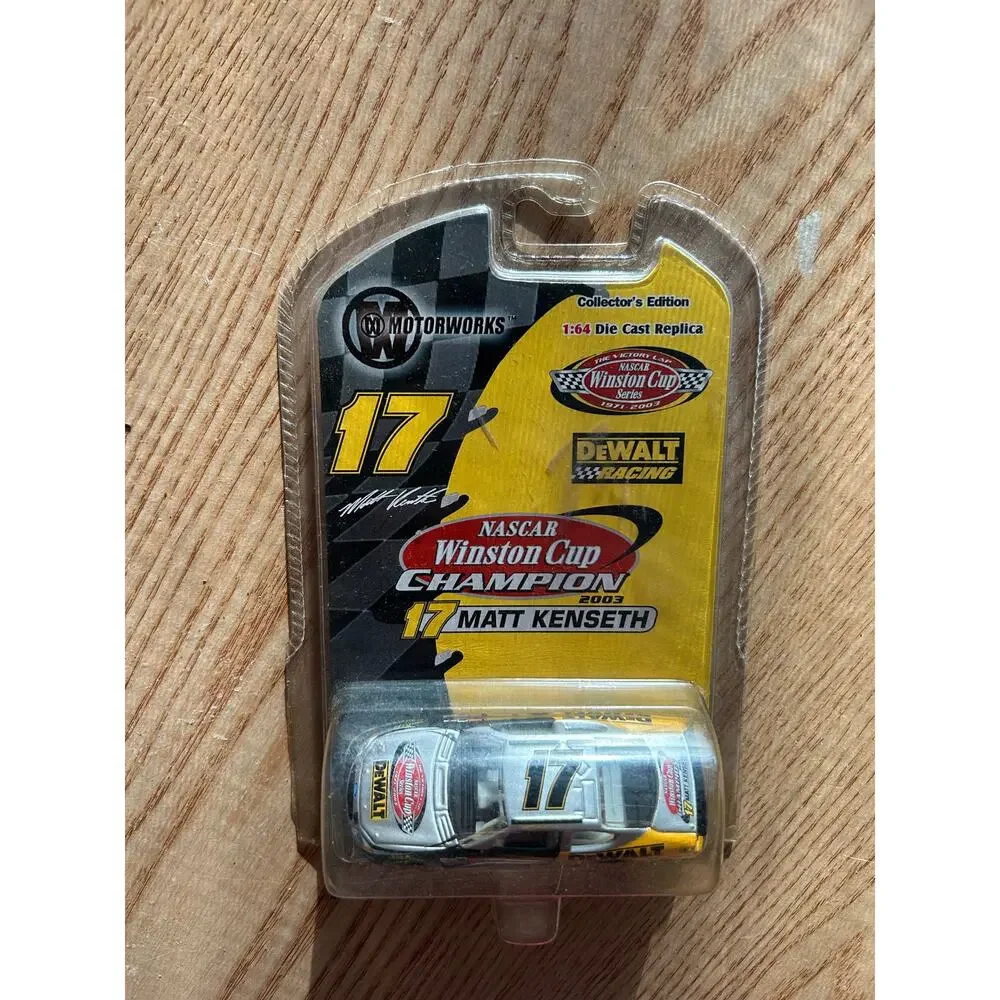 Collect Diecast 1/64 Matt Kenseth 17 Winston Cup Champion 2003 Car Dewalt NASCAR